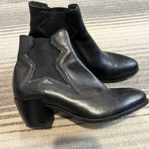 Leather ankle boots black classic made in Italy